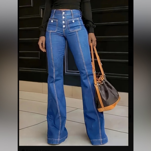 NWT•XXL•The Ultimate Chic Modern Flare Legged Jeans - Picture 3 of 17